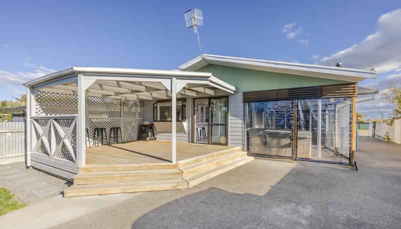 86 Wycliffe Street, Onekawa