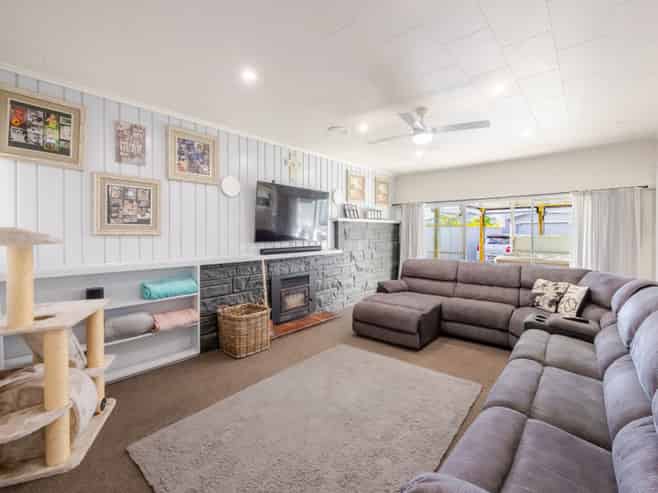 86 Wycliffe Street, Onekawa