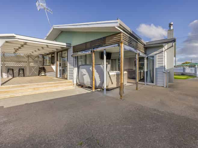 86 Wycliffe Street, Onekawa