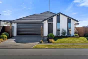 81 Lady Isaac Drive, ROLLESTON