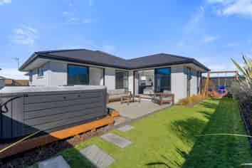 81 Lady Isaac Drive, ROLLESTON