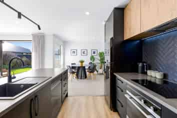 81 Lady Isaac Drive, ROLLESTON