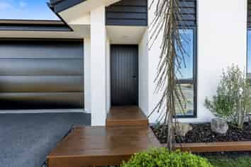 81 Lady Isaac Drive, ROLLESTON