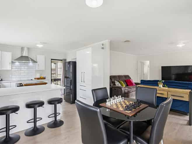 16B Michael Road, Paraparaumu Beach