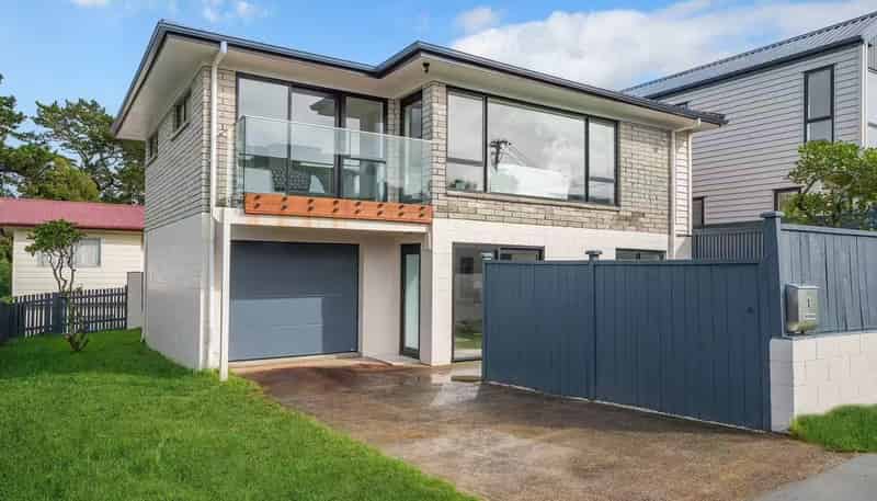 1 Glen Vista Place, Bayview