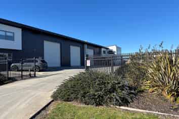 Airport Warehouse with Parking       