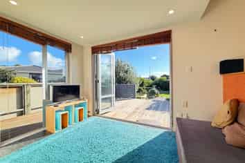 16 Tireti Road, Titahi Bay
