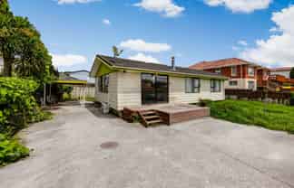 2 Harrington Road, Henderson