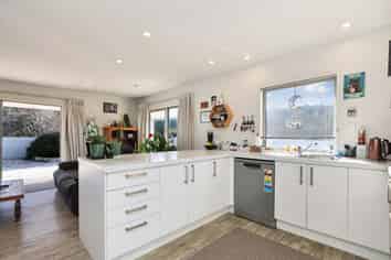 227 Racecourse Road, Allenton