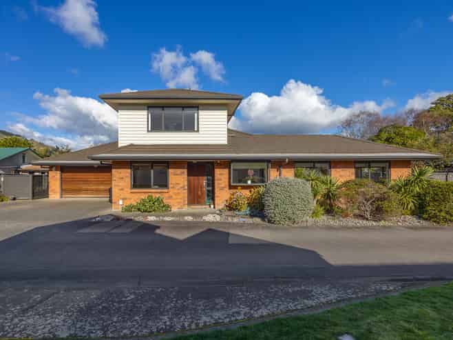 6 Koromiko Glen, Waikanae