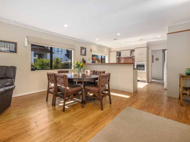 6 Koromiko Glen, Waikanae