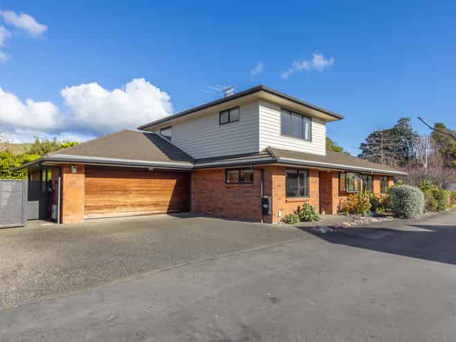 6 Koromiko Glen, Waikanae