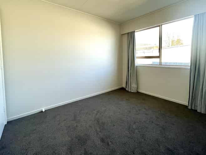 2/408 Southampton Street East, Akina