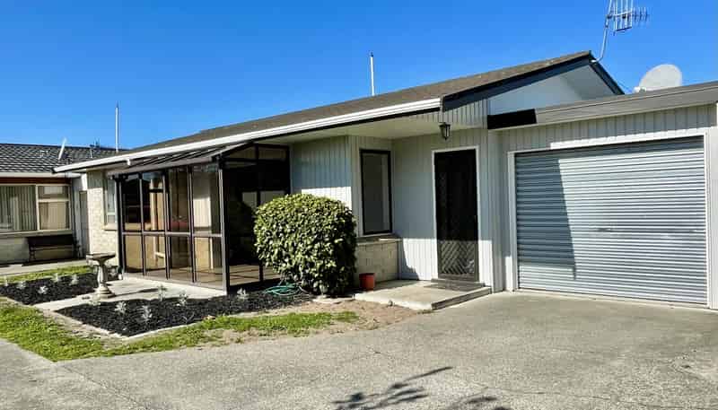 2/408 Southampton Street East, Akina