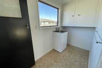 2/408 Southampton Street East, Akina