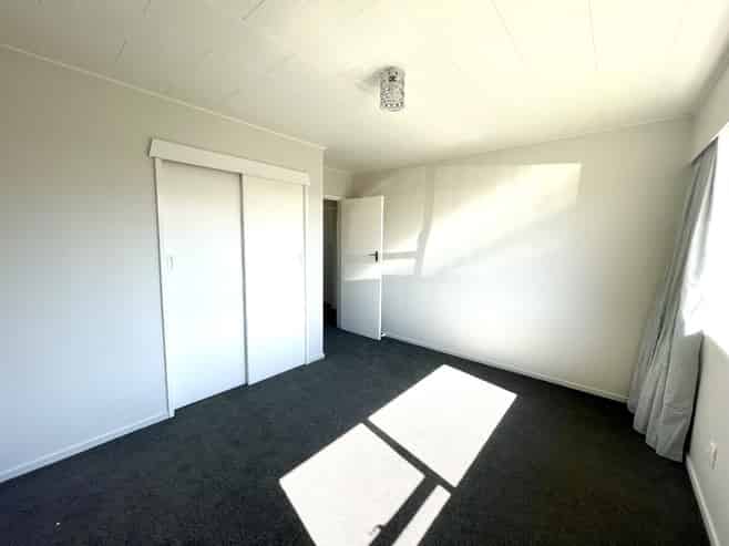 2/408 Southampton Street East, Akina