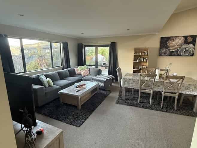 12a Riverstone Drive, Riverstone Terraces