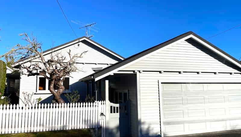 1 Newcombe Crescent, Karori