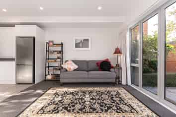 7 Henley Green, Northwood