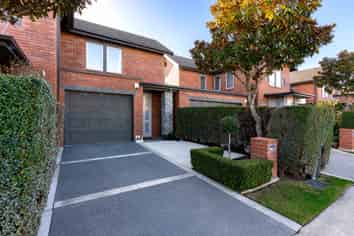 7 Henley Green, Northwood