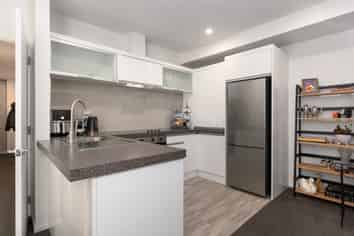 7 Henley Green, Northwood