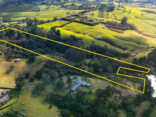 225 Red Hills Road, Henderson
