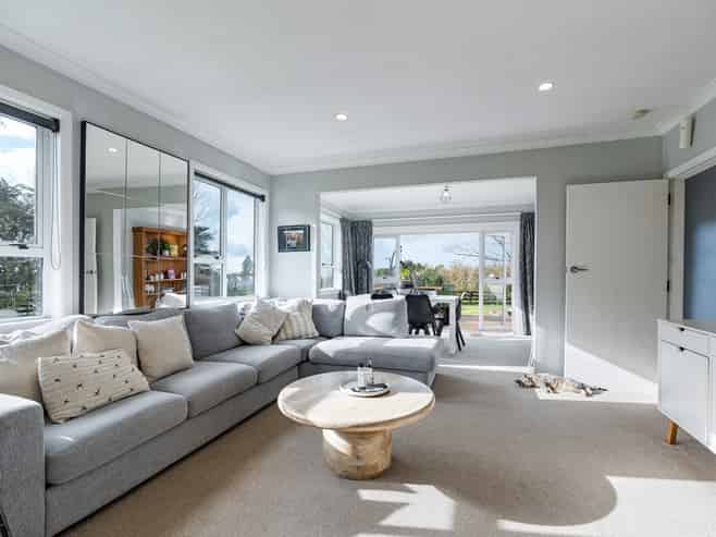 1870 Egmont Road, Inglewood