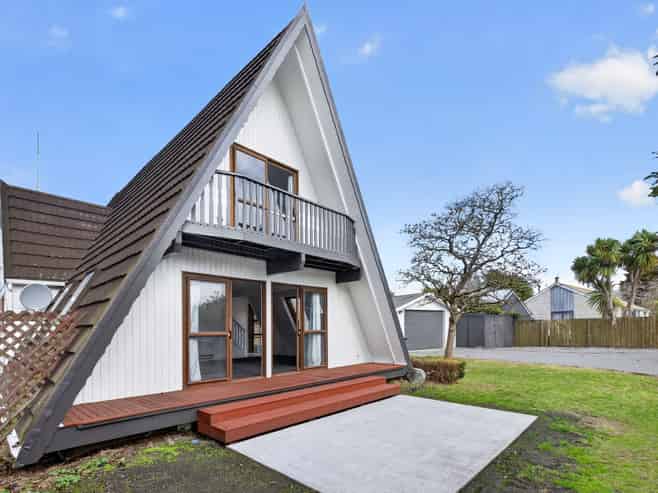 97B Johns Road, Northwood
