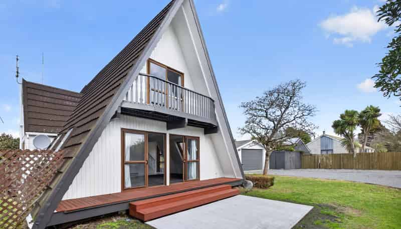 97B Johns Road, Northwood