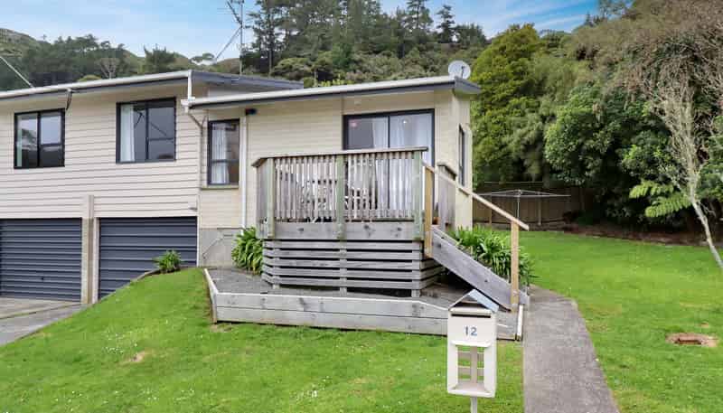 12 Crawford Grove, Naenae