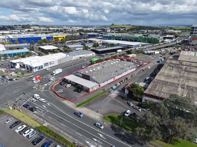 2,463sqm Building | High Profile with YARD 