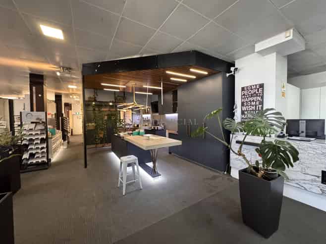 2,463sqm Building | High Profile with YARD 