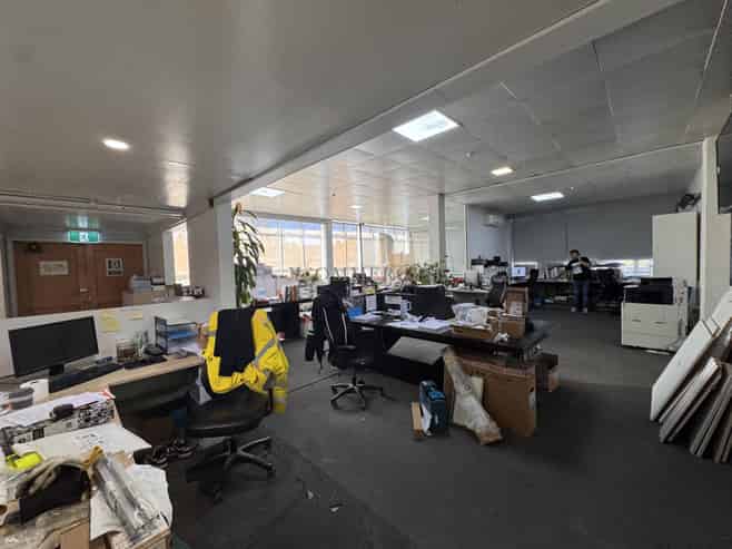 2,463sqm Building | High Profile with YARD 