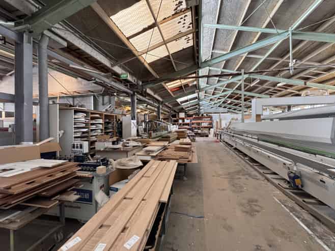2,463sqm Building | High Profile with YARD 