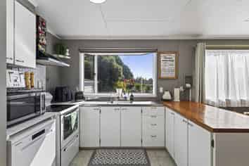 35 Riversdale Drive, Merrilands