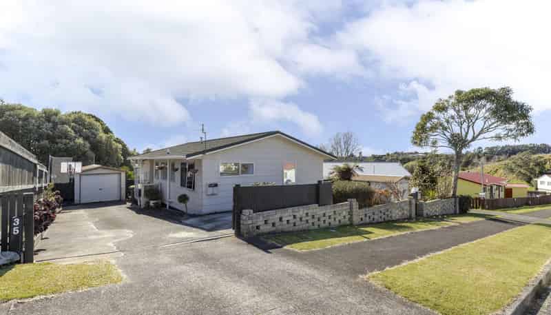 35 Riversdale Drive, Merrilands