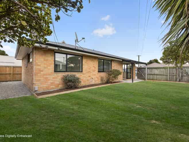 2/63a Mackworth Street, Woolston