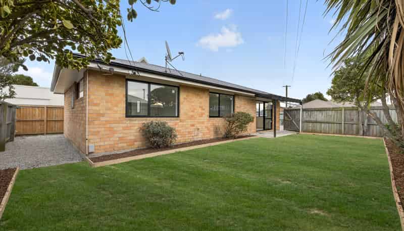 2/63a Mackworth Street, Woolston