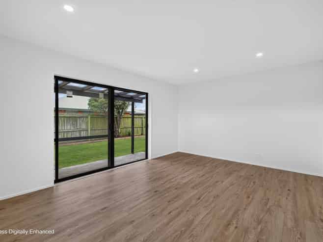 2/63a Mackworth Street, Woolston
