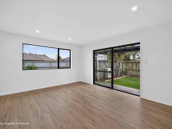 2/63a Mackworth Street, Woolston