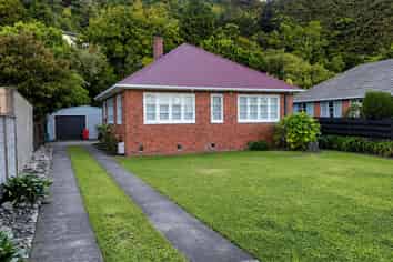 81 Wyndrum Avenue, Waterloo