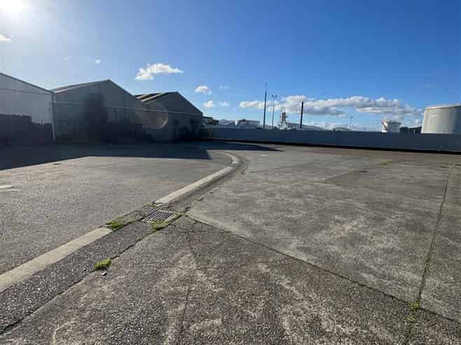 Warehouse, Office and Amenities