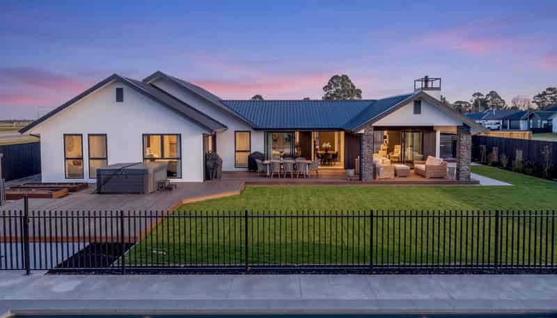 8 Southdown Place, KIRWEE