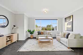 12 Anne Street, GLADSTONE