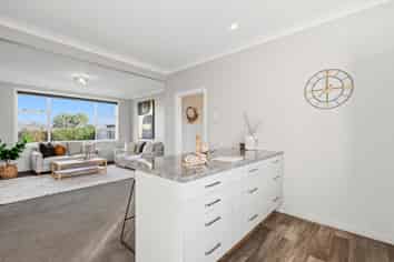 12 Anne Street, GLADSTONE