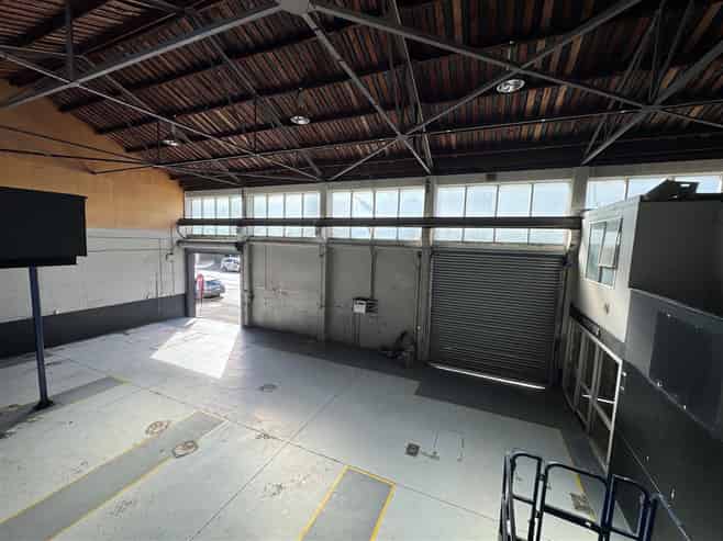 Warehouse With Great Visibility