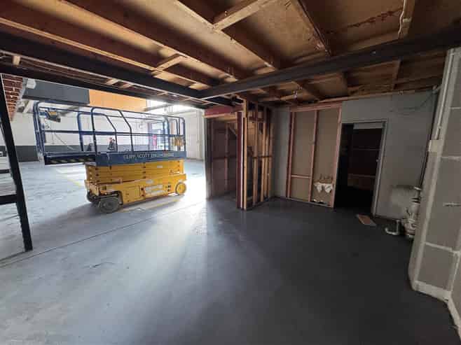 Warehouse With Great Visibility