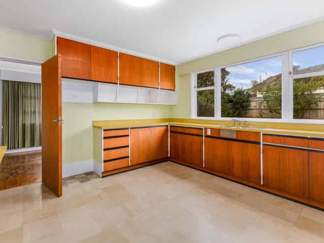 1 Bede Grove, Tawa