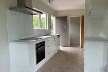 128 Lord Rutherford Road South, Brightwater