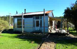 9 Halcyon Street, Seddonville